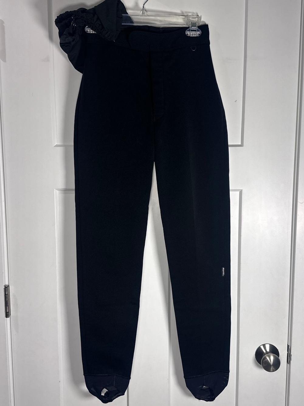 Roffe Premier Vintage Classic Black High-Rise Active Stirrup Ski Pant Snap Add